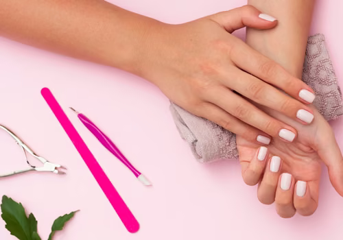 Top 5 produktów do stylizacji paznokci, które warto mieć w swojej kosmetyczce