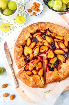 Galette ze śliwkami