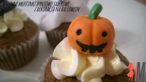 Muffinki dyniowo jabłkowe z dekoracjami na halloween