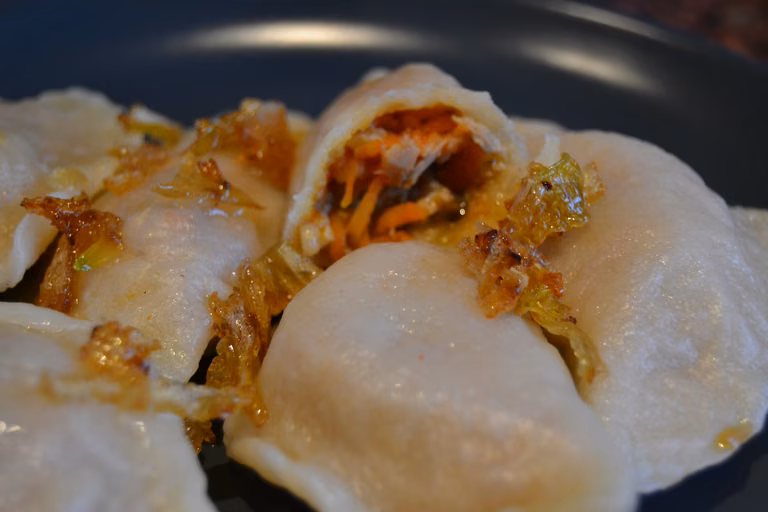 Pierogi z mięsem i marchewką
