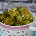 Brukselka smażona z pistacjami