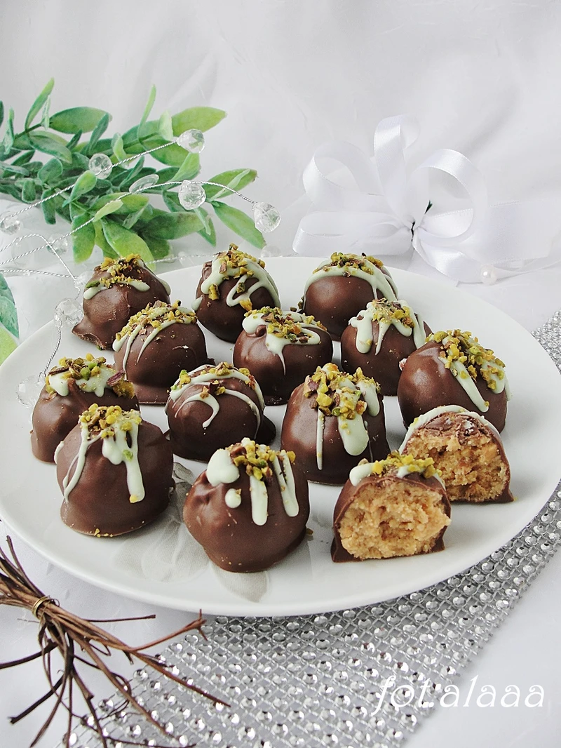 Praliny z masła orzechowego z pistacjami
