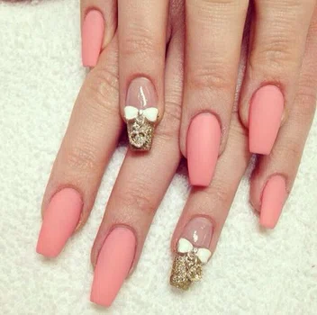 Różowe paznokcie z kokarda