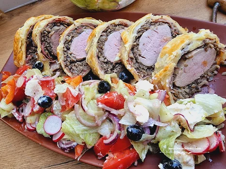 Polędwiczki z pieczarkami w ciescie francuskim
