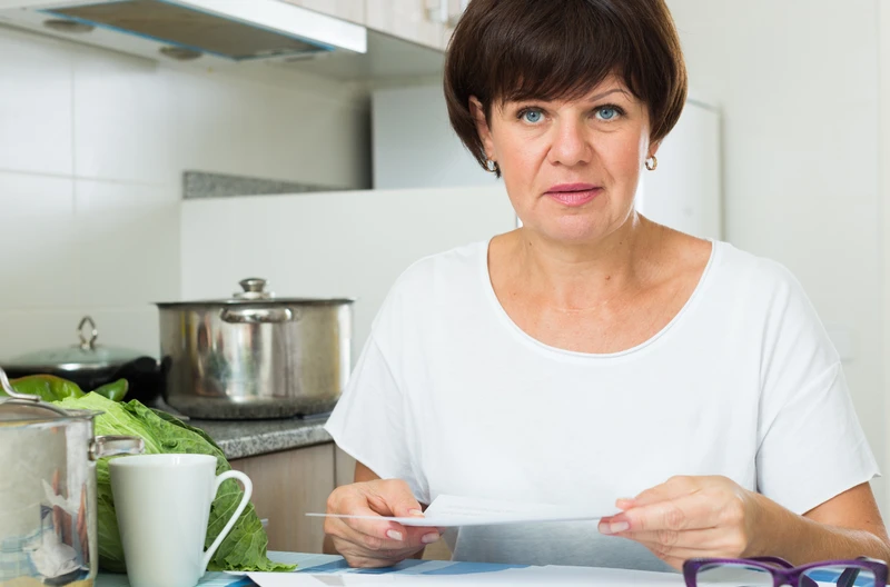 „Brat chce się budować na działce mamy i kazał mi zrzec się spadku. ‘Ty i tak nic nie potrzebujesz’ - usłyszałam.” - pisze Aneta [LIST]