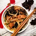 Makaron chow mein z kurczakiem i grzybami mun