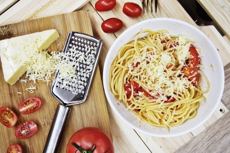 Spaghetti z sosem pomidorowym
