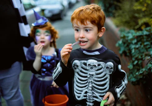 Czy osoba wierząca może obchodzić Halloween? 'Mój syn czeka na to cały rok, ale dziadkowie są przeciwni' - zastanawia się Karolina. [LIST]