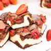 Sernikobrownie z truskawkami