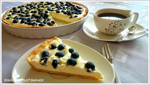 Tarta z jagodami i serkiem mascarpone