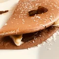 Naleśnik ryżowo-kakaowy z serem camembert i gorzką czekoladą