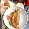 Omlet z kiełbasą i kiełkami