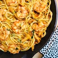PONIEDZIAŁEK: SPAGHETTI Z KURKAMI I KREWETKAMI