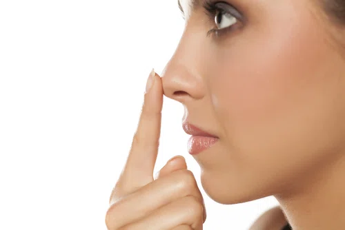 Jak zmniejszyć nos bez operacji plastycznych? Poznaj 6 sprawdzonych sposobów