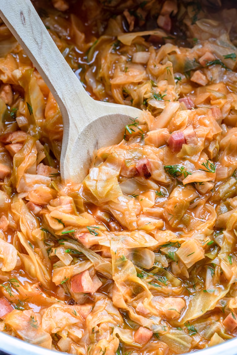 Bigos z młodej kapusty (4 składniki)