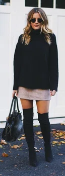 Duży, czarny sweter