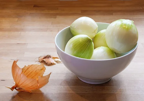 Jedz codziennie surową cebulę i zobacz, co się stanie z Twoim organizmem! Szybko poczujesz różnicę