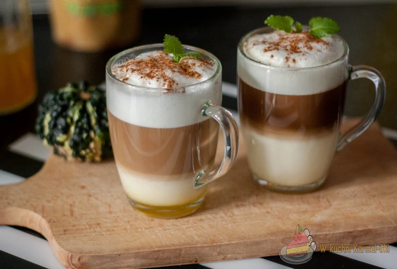 LATTE Z SYROPEM DYNIOWYM