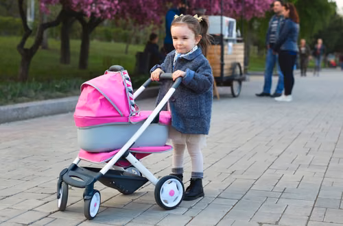 To nietypowe imię dla dziewczynek podbija rankingi i serca rodziców! Prosto z zielnika, a jego znaczenie zaskakuje