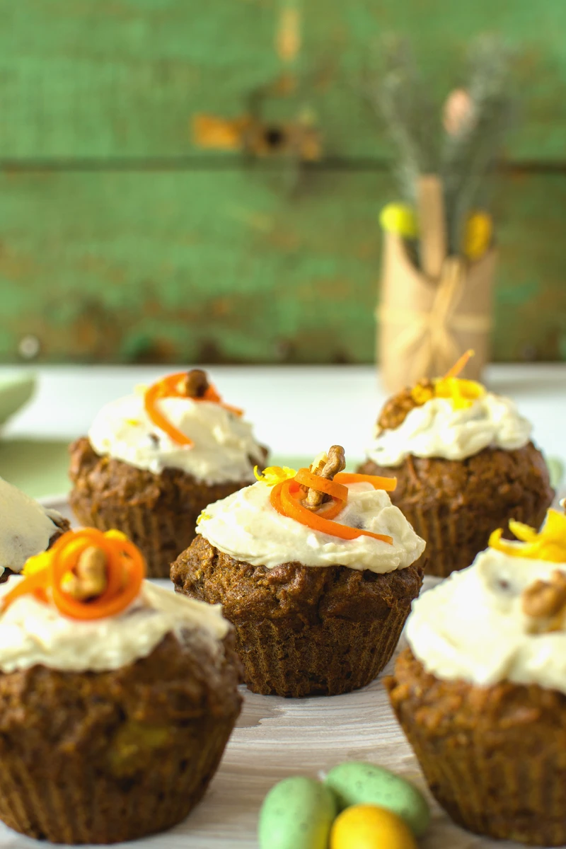 Muffiny marchewkowe z kremem sernikowym