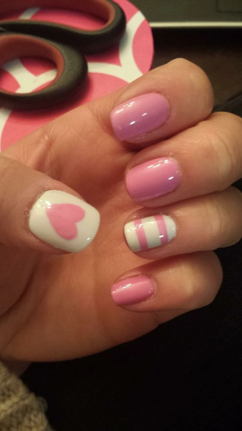 Walentynkowy manicure