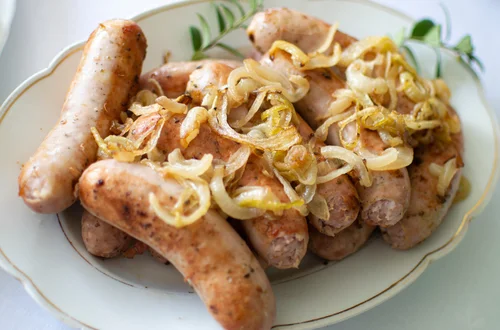 Biała kiełbasa na Wielkanoc - najlepsze sposoby przygotowania