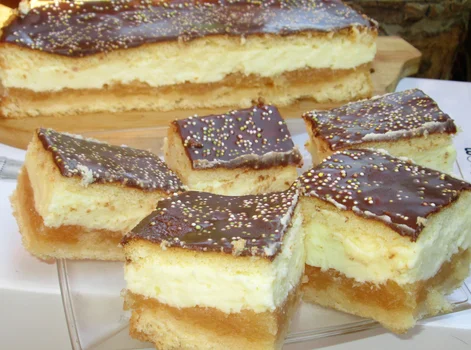 Ciasto Delicja z kremem i jabłkami +FILM