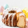 Ucierana Jogurtowa Babka W Mlecznej Polewie