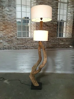 Lampa z konaru drzewa