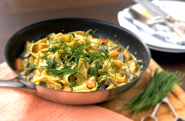 Pappardelle z grzybami i dynią w sosie serowo-tymiankowym