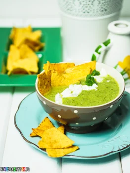 Zupa krem z cukinii z nachos