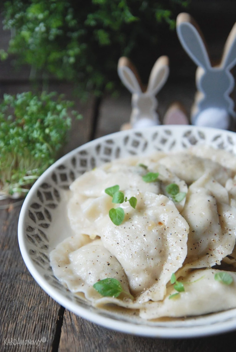 Pierogi z białą kiełbasą i ziemniakami