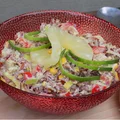 sałatka z czerwonego ryżu (z curry i kurczakiem)