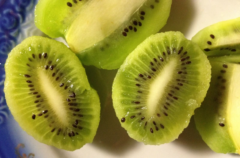 Co się stanie z Twoim organizmem jeśli codziennie będziesz jadł kiwi?