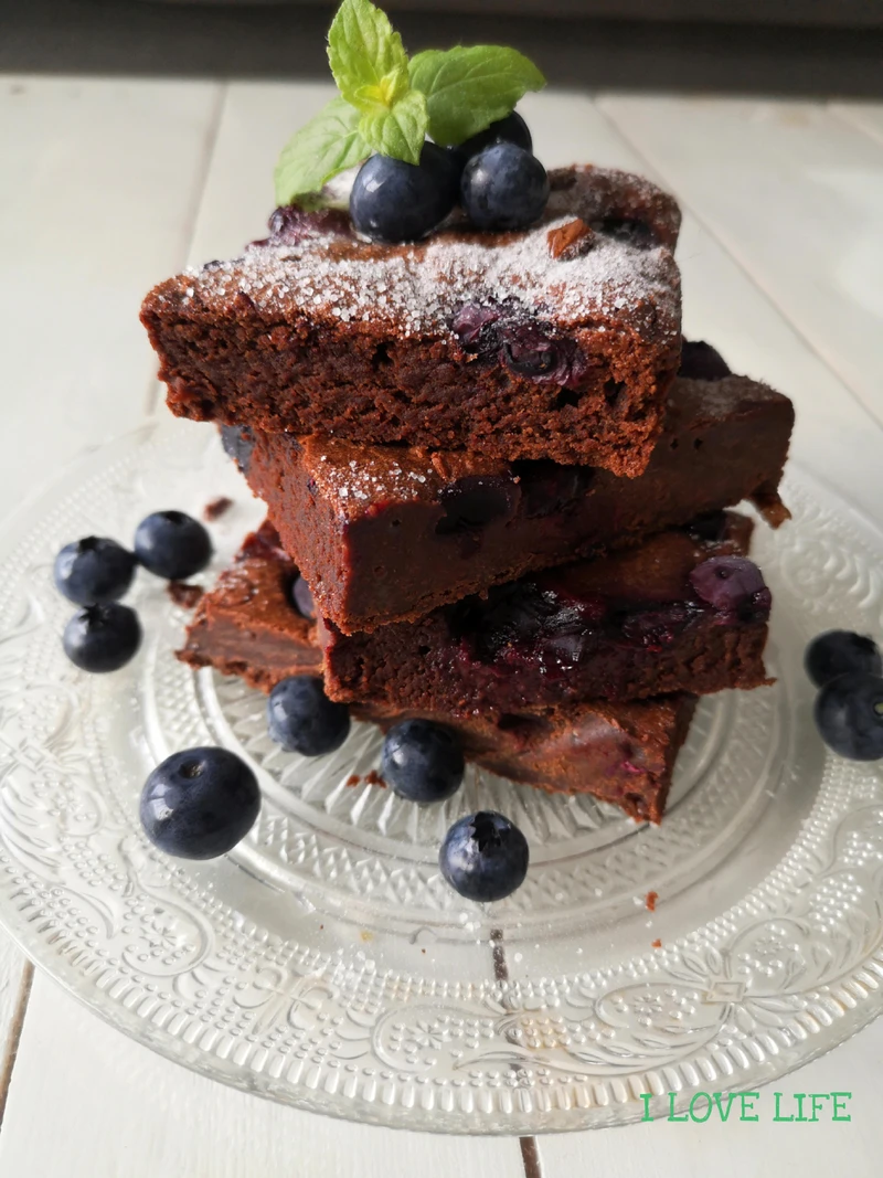 Brownie z borówkami