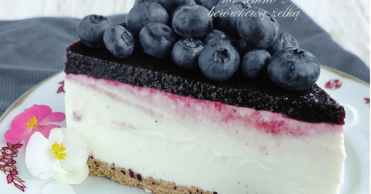 sernik na zimno z borówkową żelką