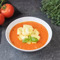 Kremowa zupa pomidorowa z tortellini