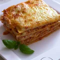 Lazania z mięsem mielonym i beszamelem