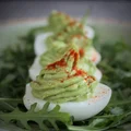Jajka z pastą z awokado (Keto, Paleo, LowCarb, Wege)