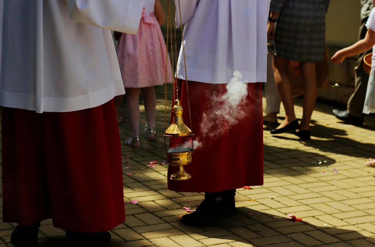 Boże Ciało 2025 – idealna okazja na długi weekend!? Kiedy wypada i jak zaplanować wolne?