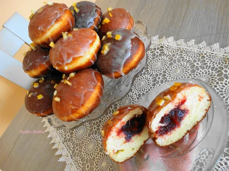 Pączki Nadziane Marmoladą.
