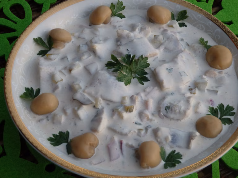 Śledzie w sosie tatarskim