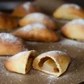 Drożdżowe ciasteczka z jabłkami i cynamonem
