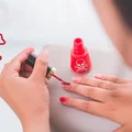 Szkodliwe związki chemiczne z lakieru do paznokci gromadzą się w organizmie!