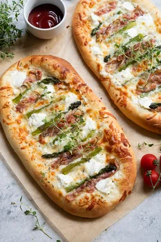 Pizza ze szparagami i ricottą - Przepis od Po Prostu Pycha