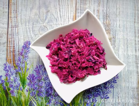 Fioletowa surówka z czerwonej kapusty