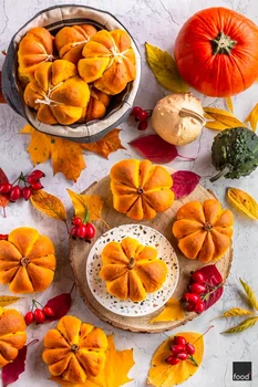 Bułeczki dyniowe z kardamonem - idealne na Halloween - food²