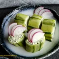 Sushi z ogórka z serkiem labneh i czosnkiem niedźwiedzim