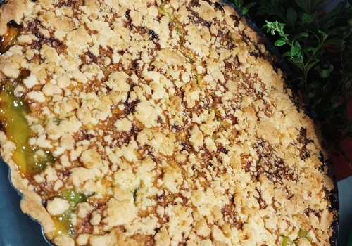 Tarta na kruszonce z rabarbarem i galaretkami