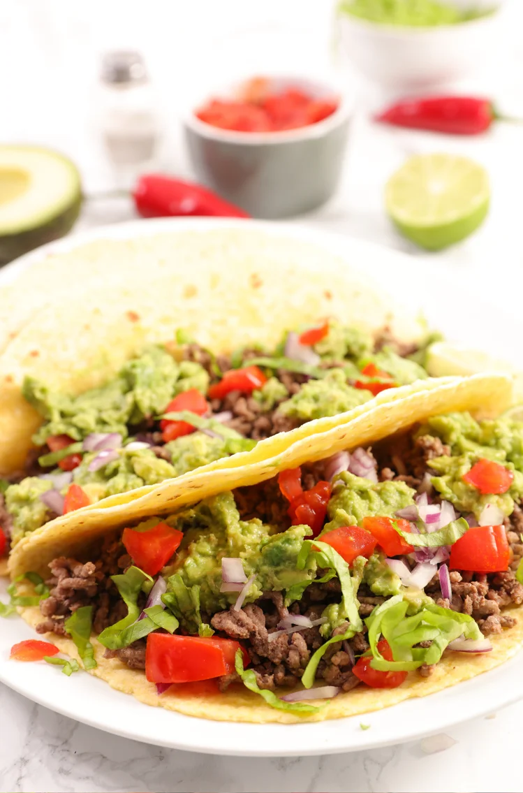 Zdjęcie Domowe tacos z mieloną wołowiną i guacamole – przepis na meksykańską ucztę! #1